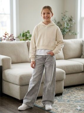 13-14Y. Zara Silver-gray jeans size 13-14Y